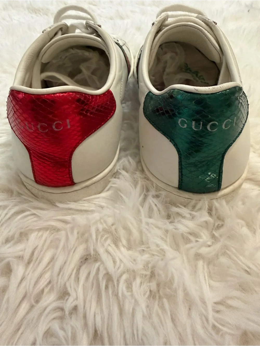Gucci White Leather Sneakers with Red & Green Stripe and Gold Bee Size 37 US 7